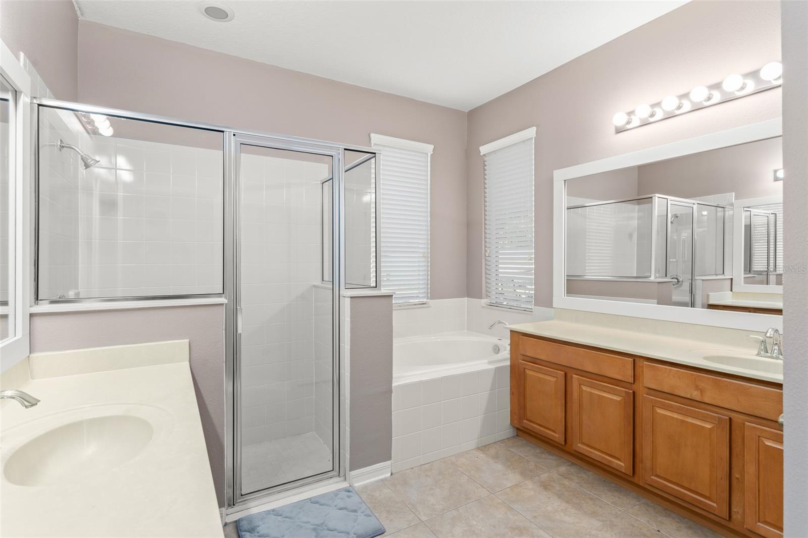 Image 19 of 39 For 2827 Park Meadow Dr