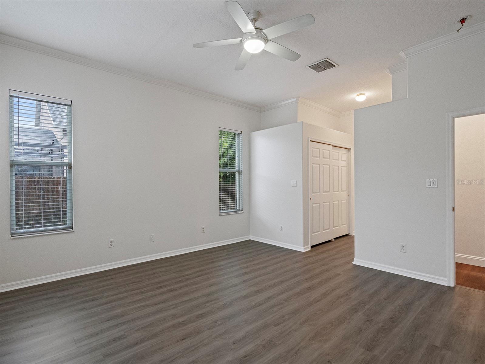 Image 10 of 34 For 2853 Strand Circle