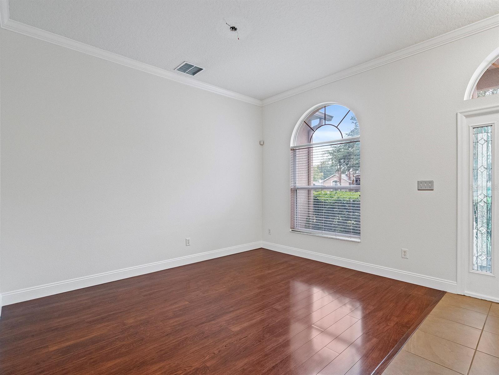 Image 4 of 34 For 2853 Strand Circle