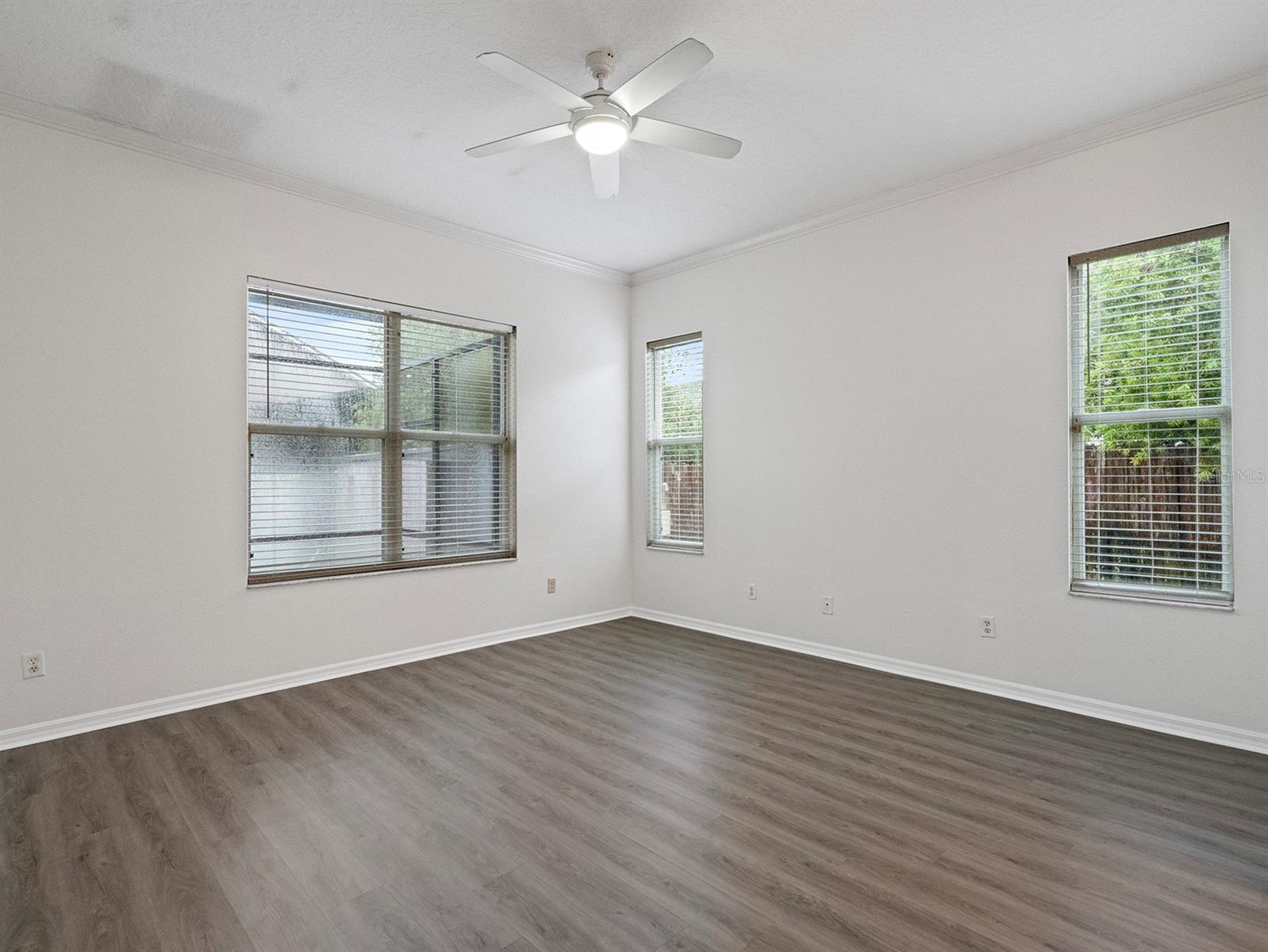 Image 8 of 34 For 2853 Strand Circle