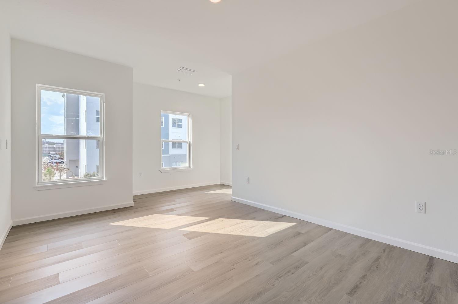Image 14 of 32 For 1209 Southstation Place 306