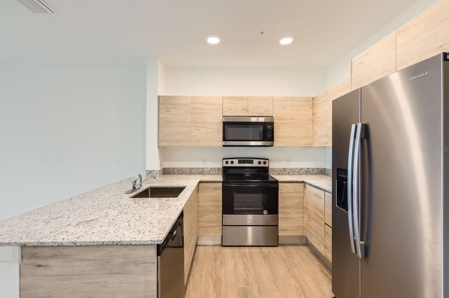 Image 7 of 32 For 1209 Southstation Place 306