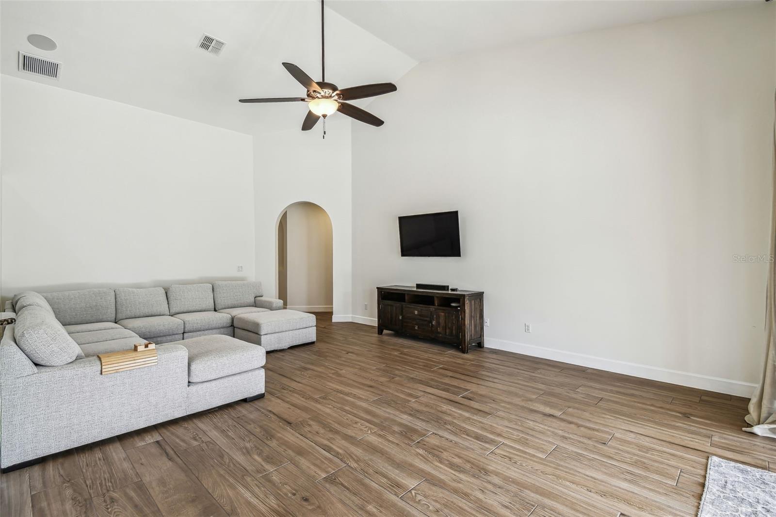 Image 16 of 100 For 14003 Sobrado Drive