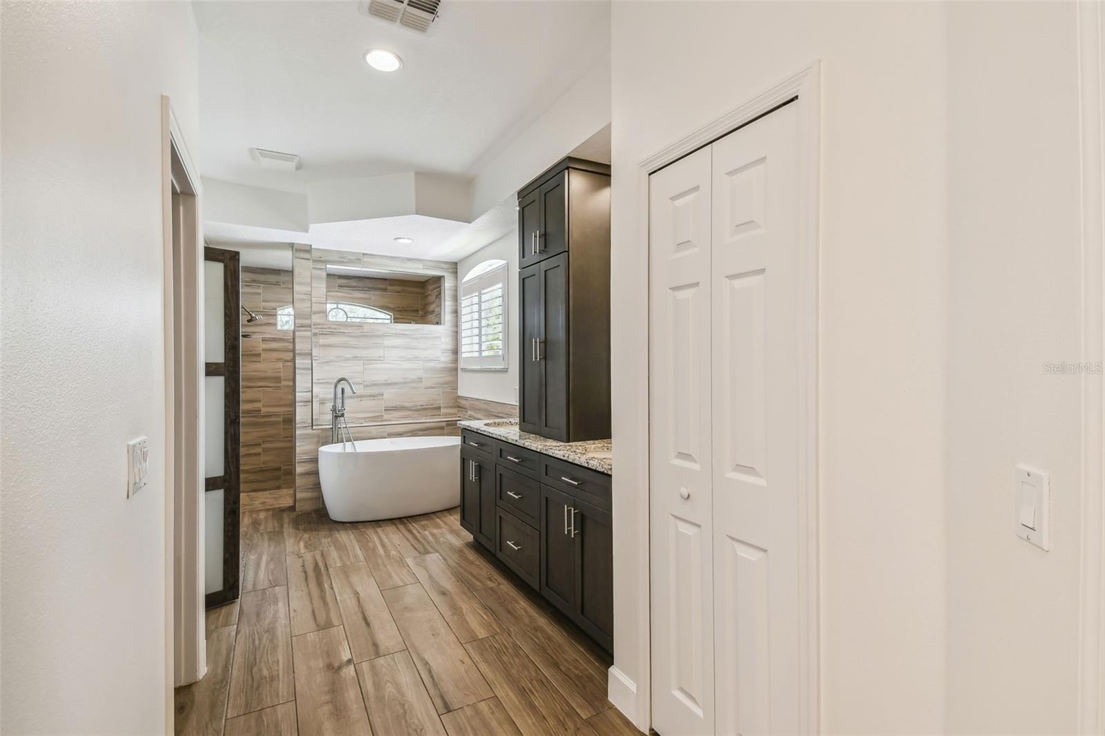 Image 32 of 100 For 14003 Sobrado Drive