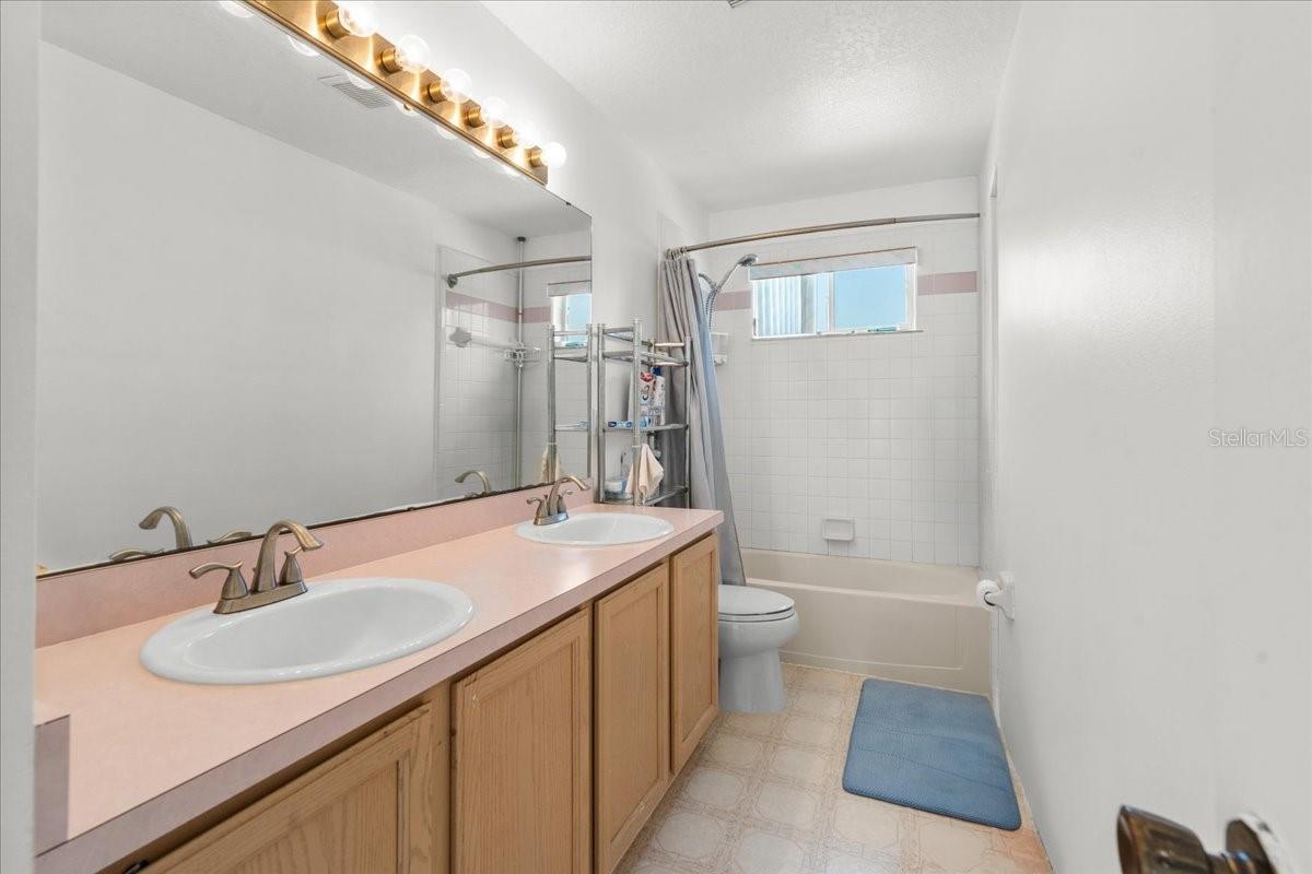 Image 23 of 37 For 1240 Falconcrest Boulevard