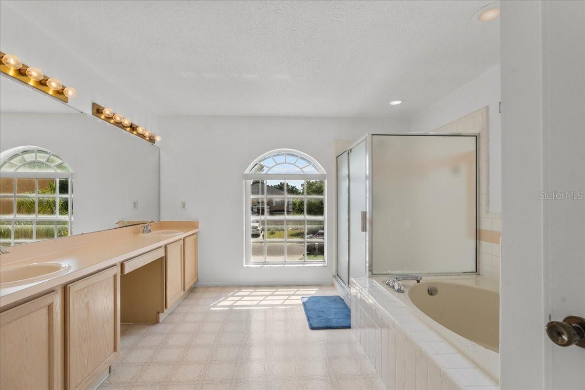 Image 29 of 37 For 1240 Falconcrest Boulevard