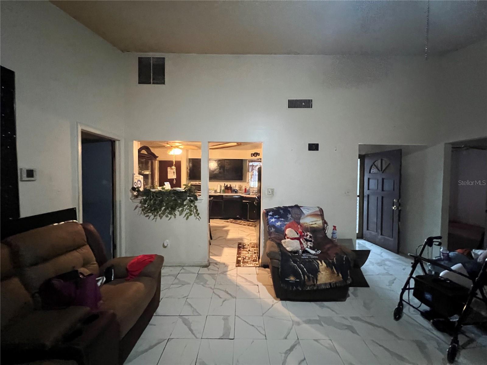 Image 3 of 15 For 2558 El Capitan Drive