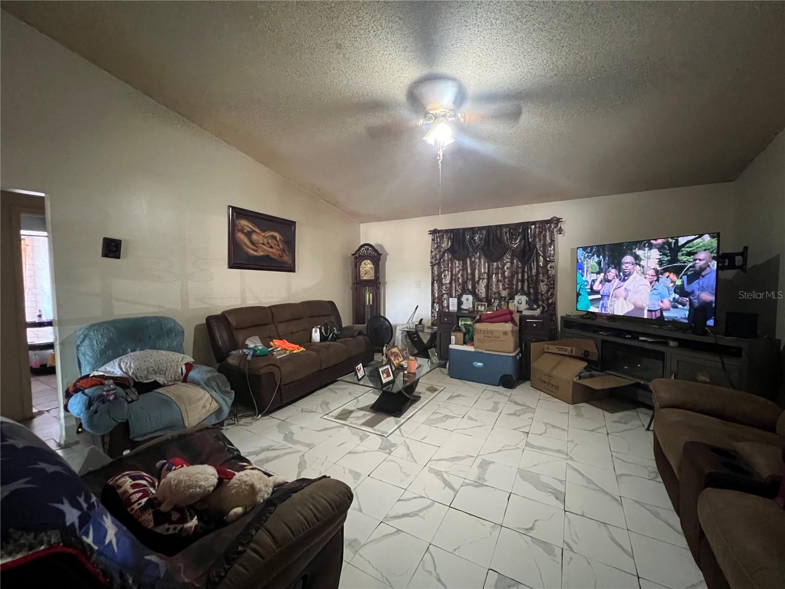 Image 4 of 15 For 2558 El Capitan Drive
