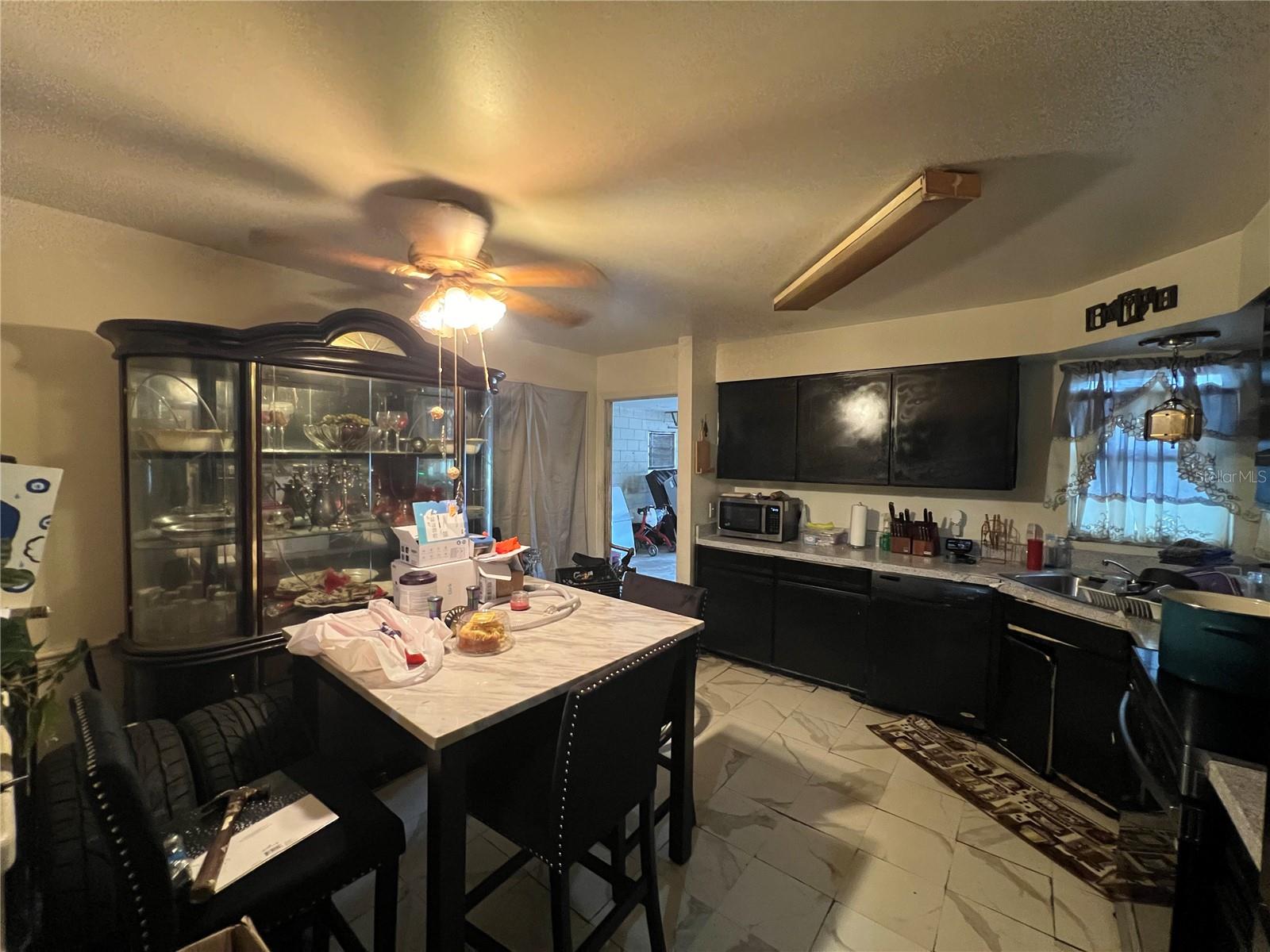 Image 6 of 15 For 2558 El Capitan Drive
