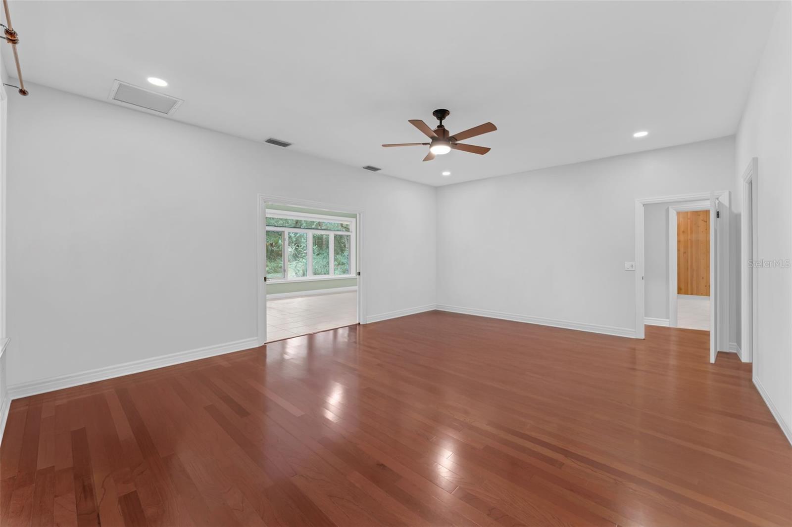 Image 14 of 78 For 5655 Oak Hollow Lane