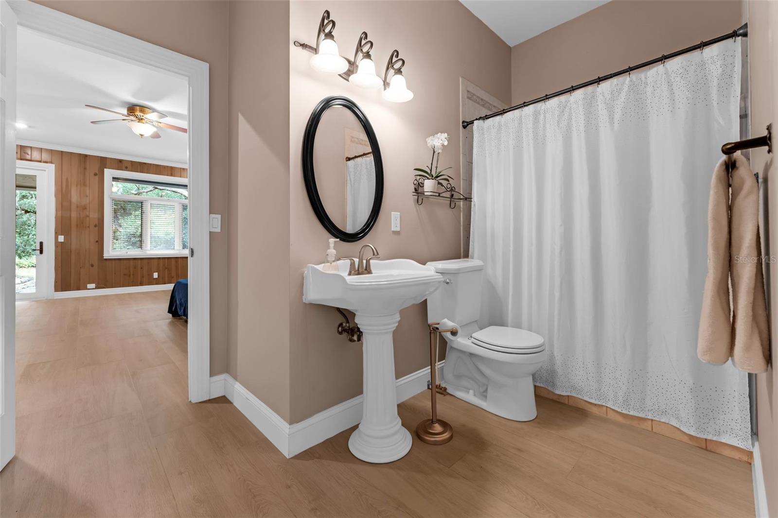 Image 30 of 78 For 5655 Oak Hollow Lane