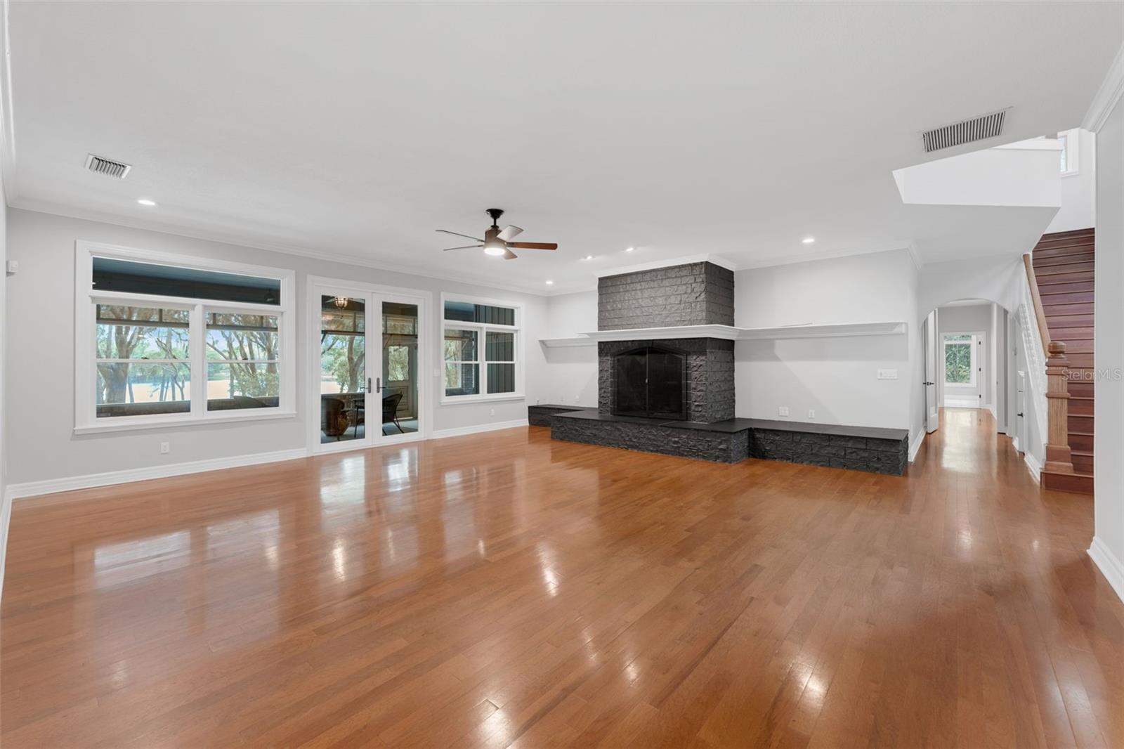 Image 4 of 78 For 5655 Oak Hollow Lane