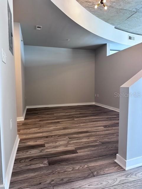 Image 18 of 24 For 155 Court Avenue 2406