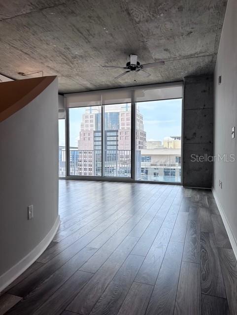 Image 4 of 24 For 155 Court Avenue 2406