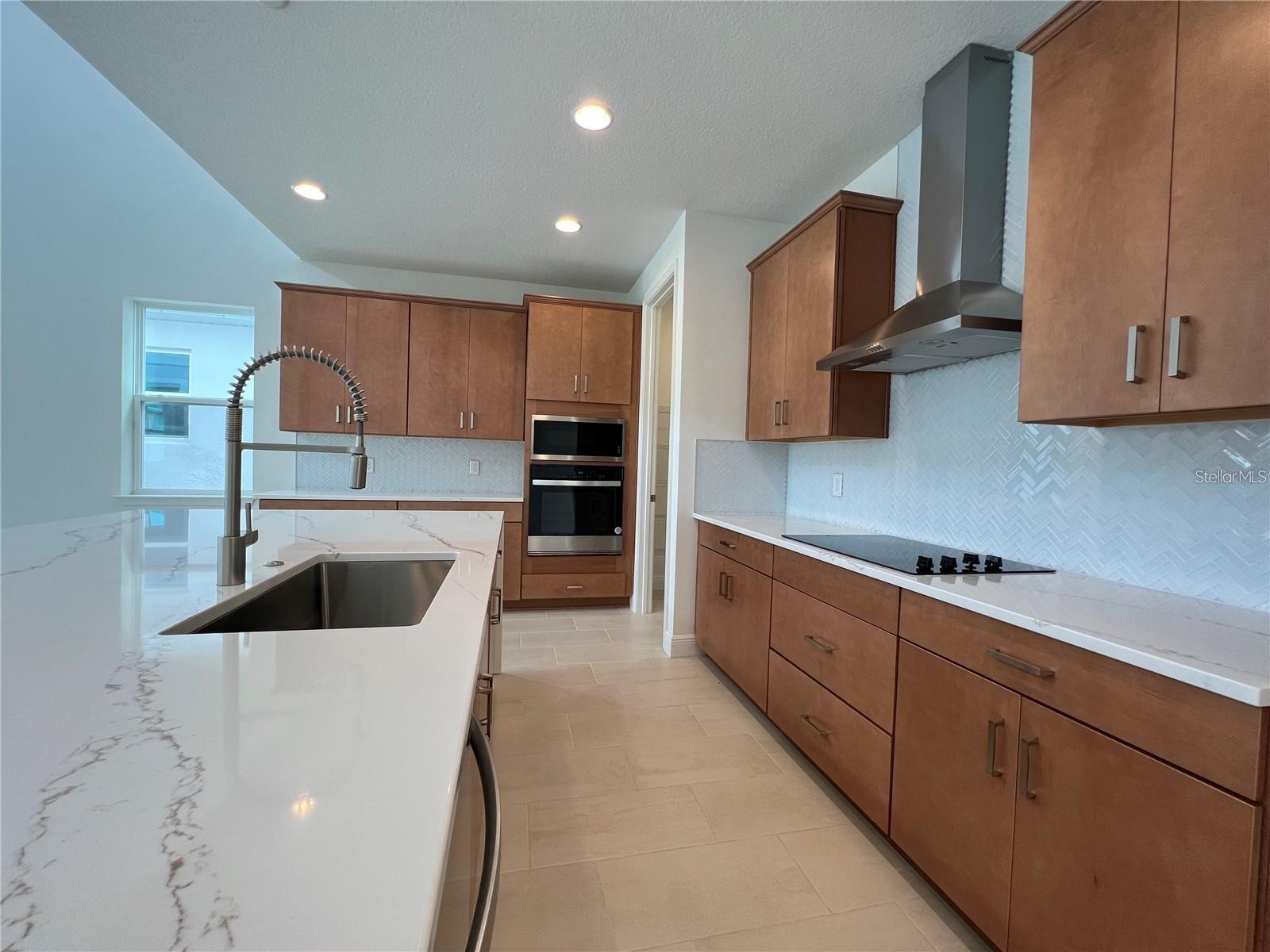 Image 13 of 49 For 19141 Planetree Street