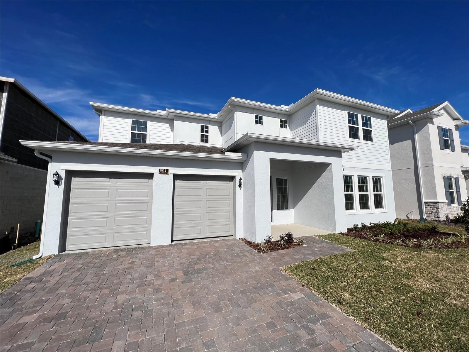 Image 4 of 49 For 19141 Planetree Street