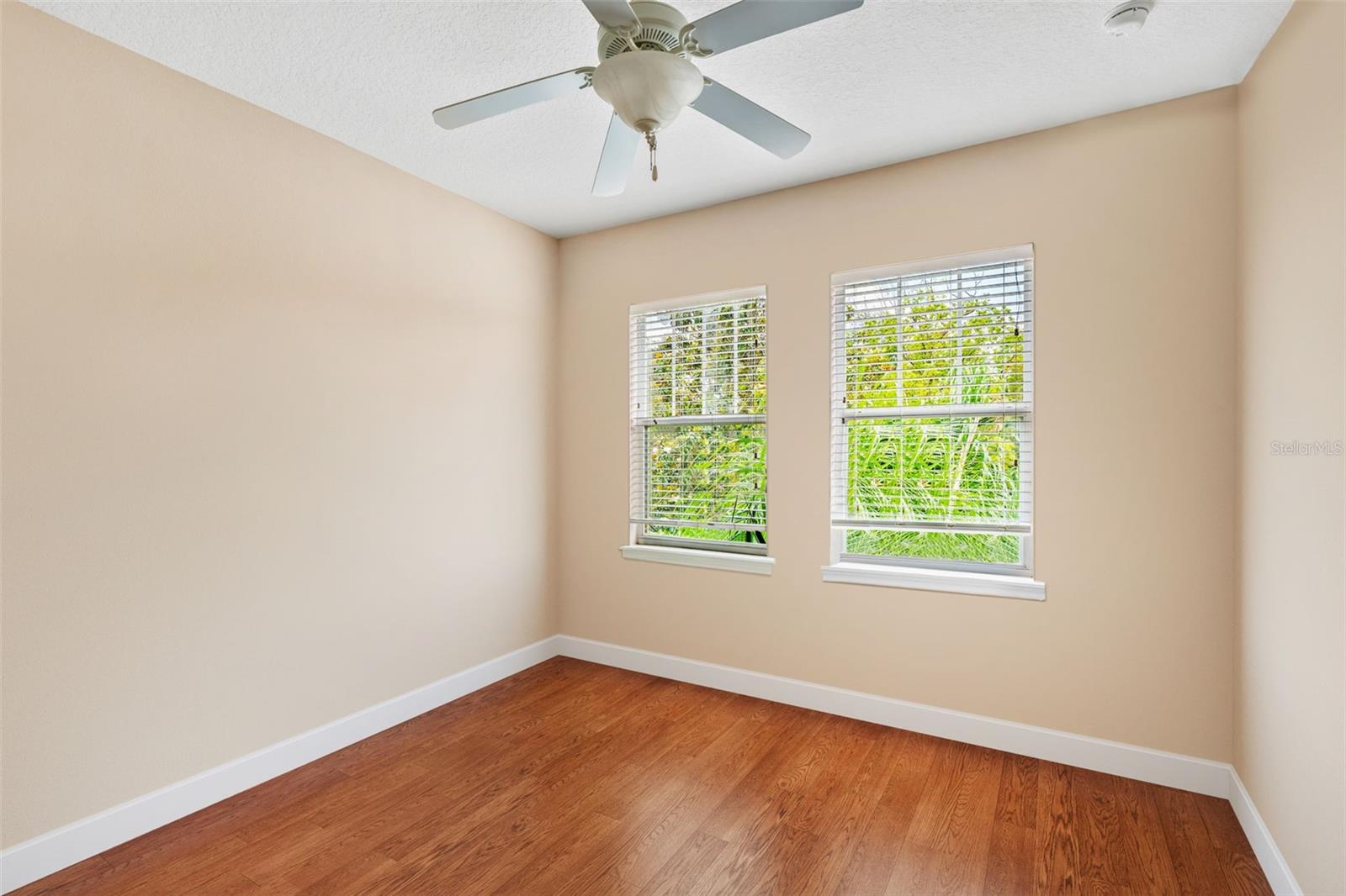 Image 15 of 28 For 1745 Indiana Avenue J