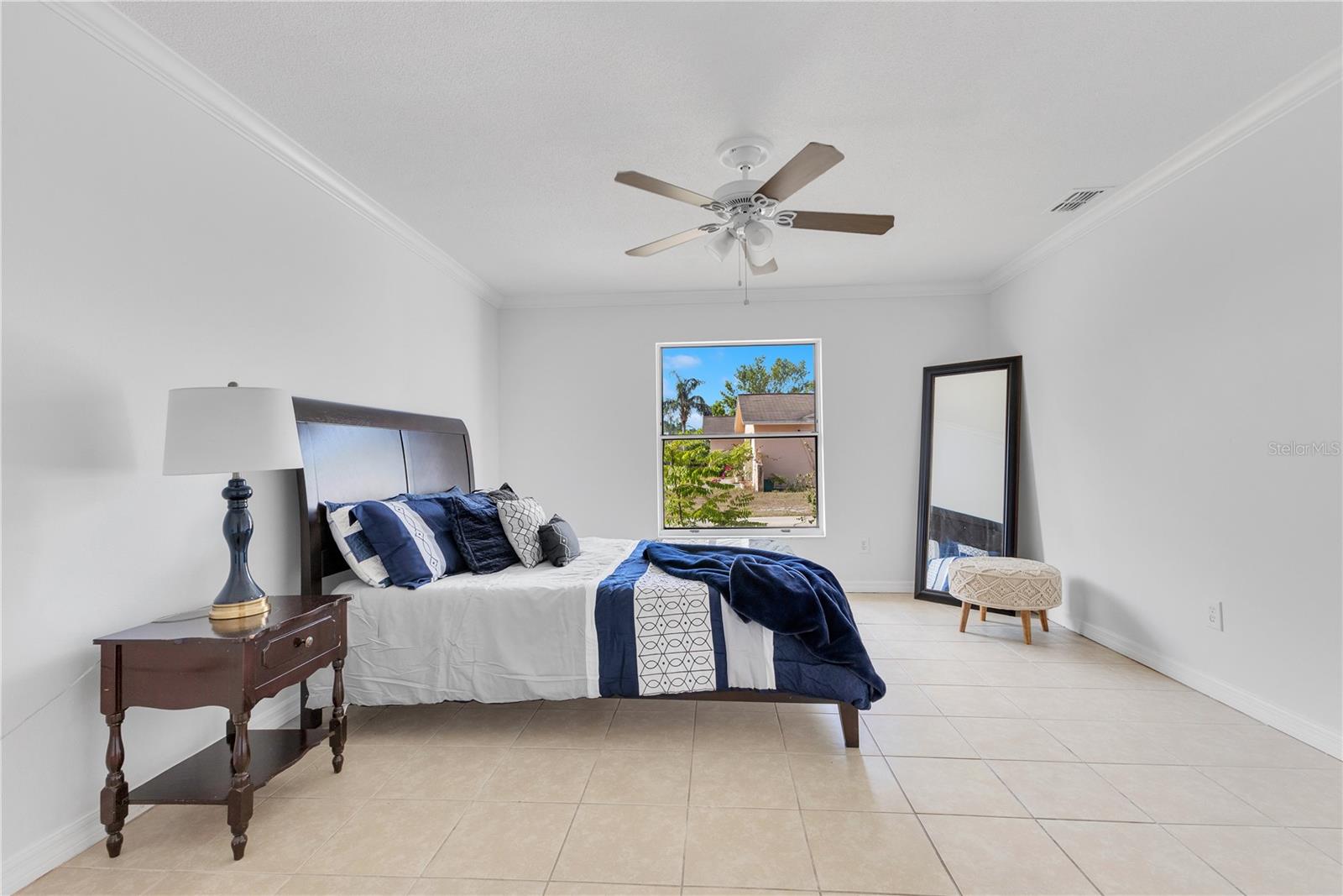 Image 19 of 38 For 1340 Bakersfield Avenue