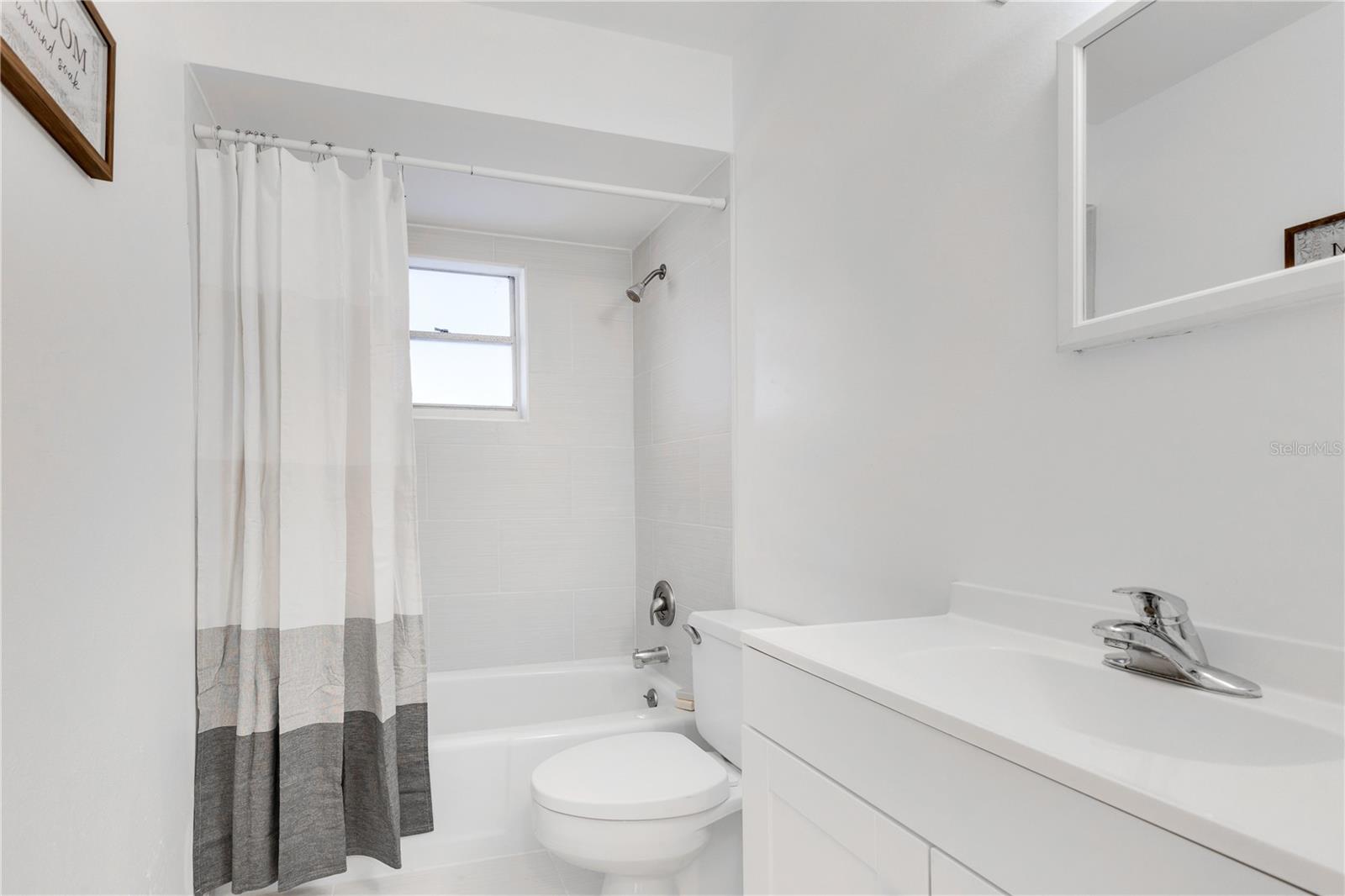 Image 22 of 38 For 1340 Bakersfield Avenue