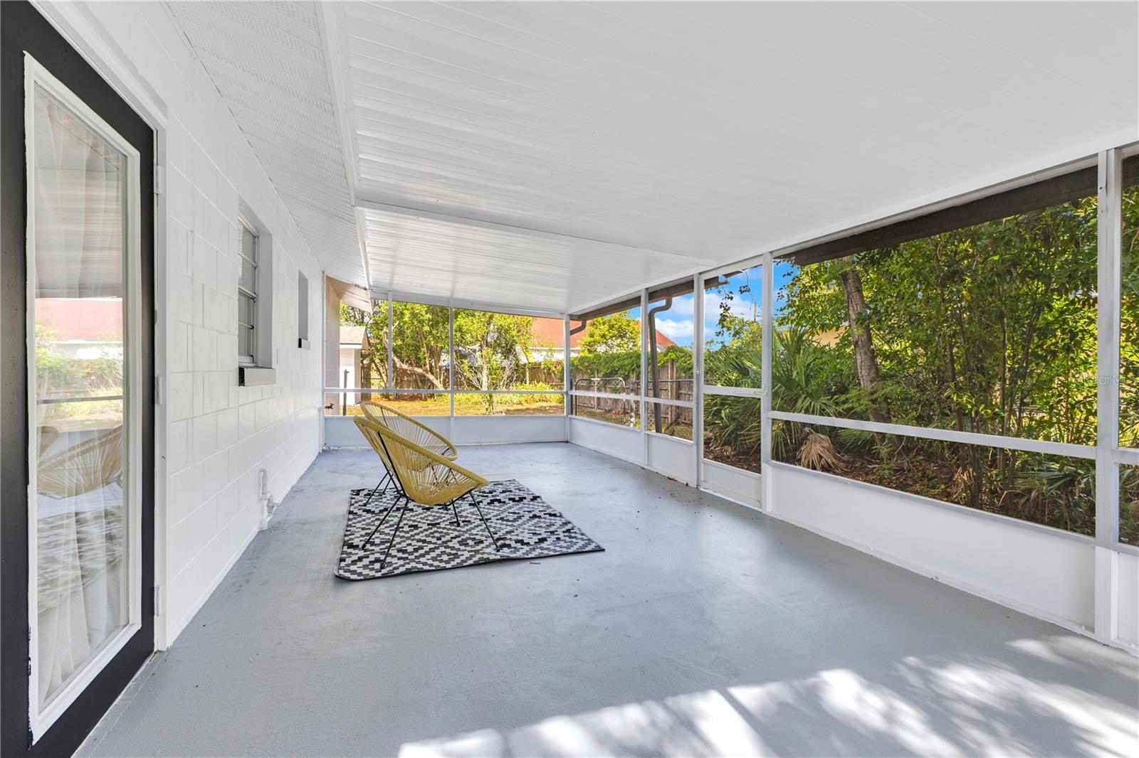 Image 24 of 38 For 1340 Bakersfield Avenue