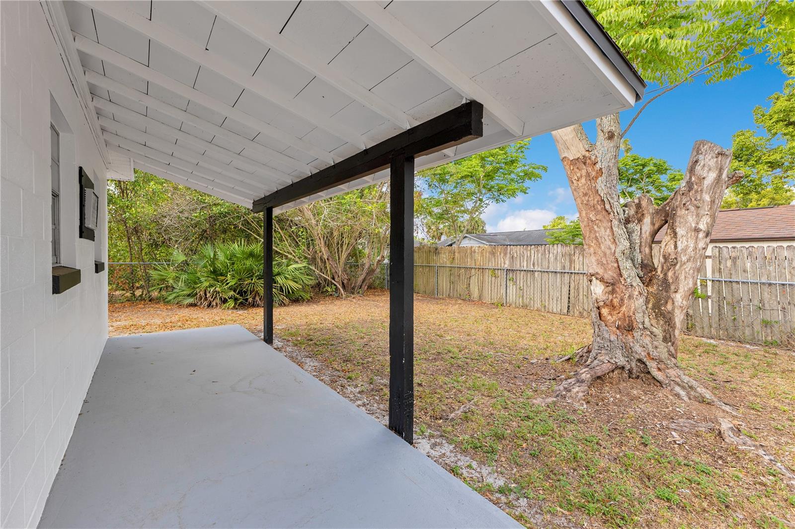 Image 28 of 38 For 1340 Bakersfield Avenue