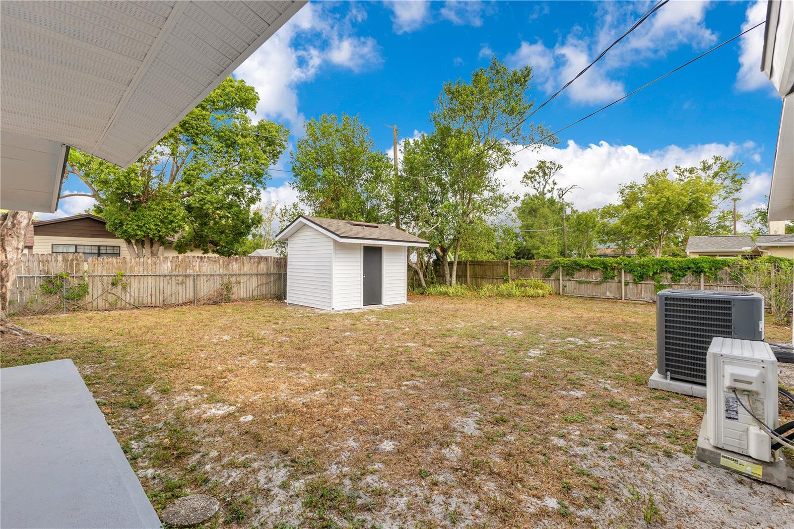 Image 29 of 38 For 1340 Bakersfield Avenue