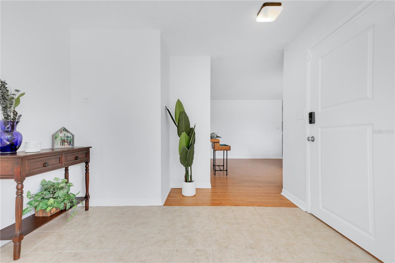 Image 3 of 38 For 1340 Bakersfield Avenue