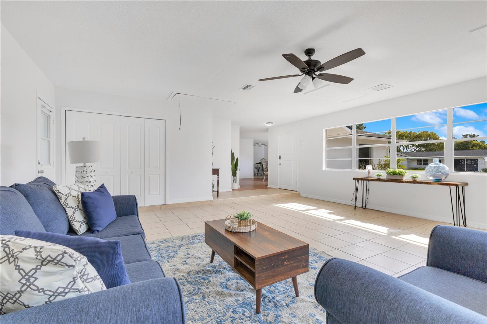 Image 4 of 38 For 1340 Bakersfield Avenue