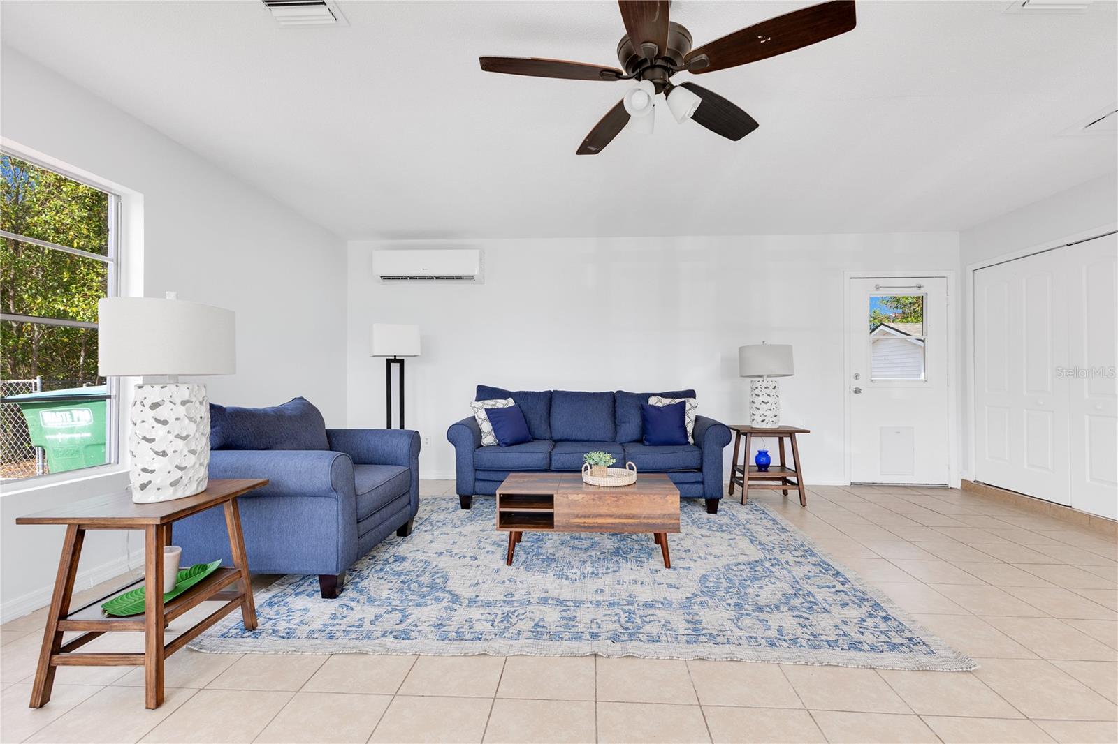 Image 5 of 38 For 1340 Bakersfield Avenue