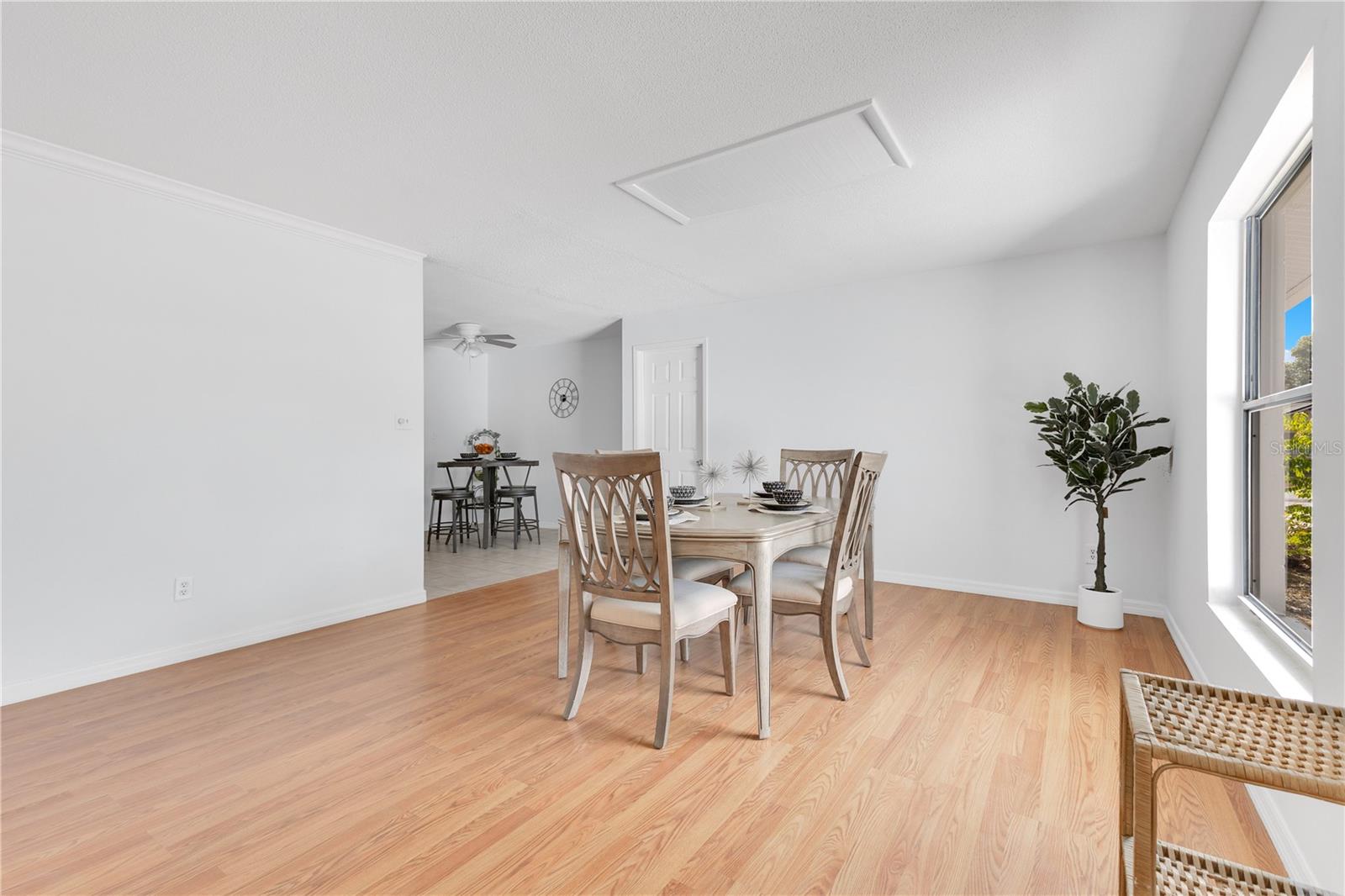 Image 9 of 38 For 1340 Bakersfield Avenue