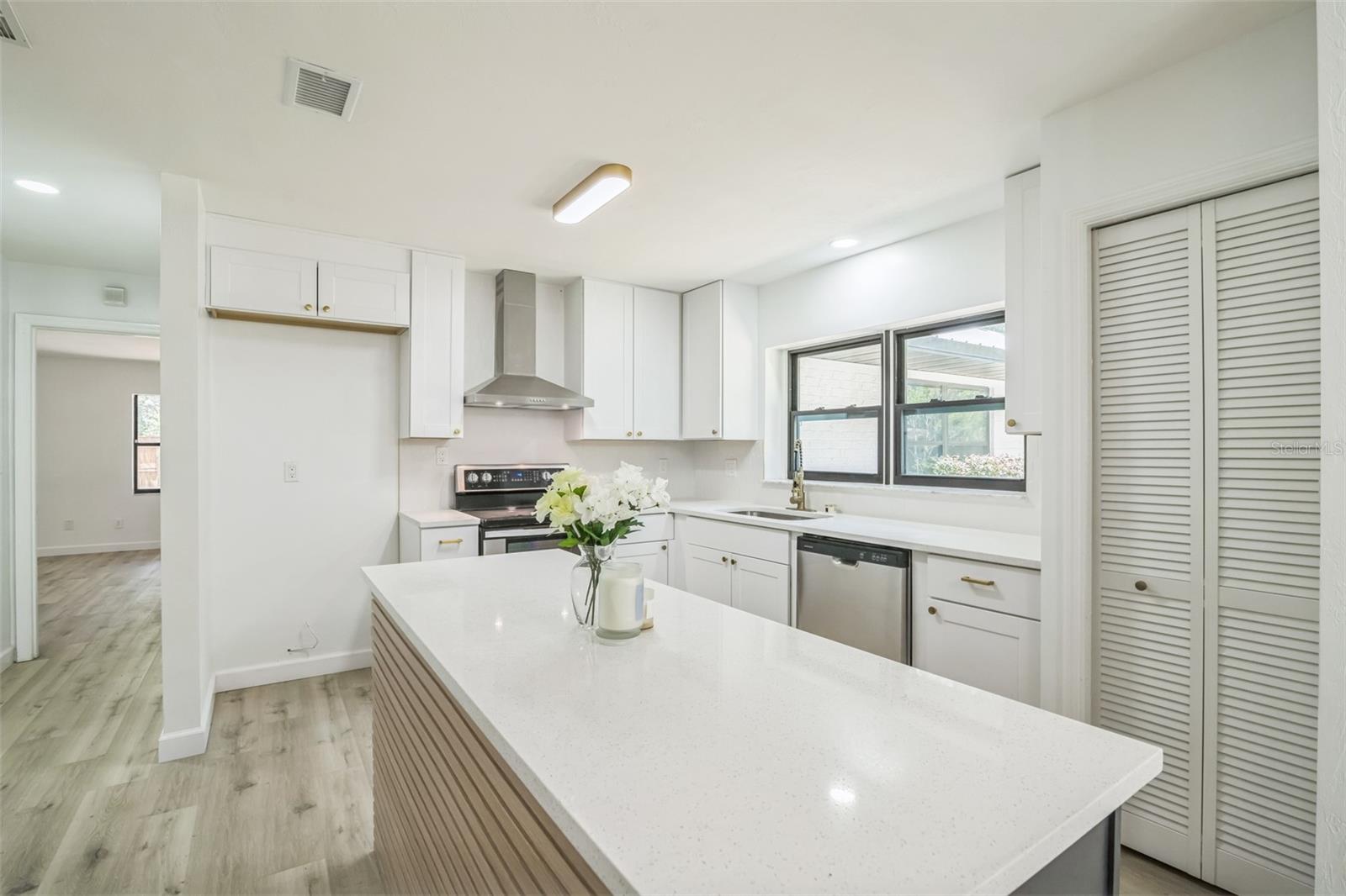 Image 10 of 31 For 3002 31st Terrace
