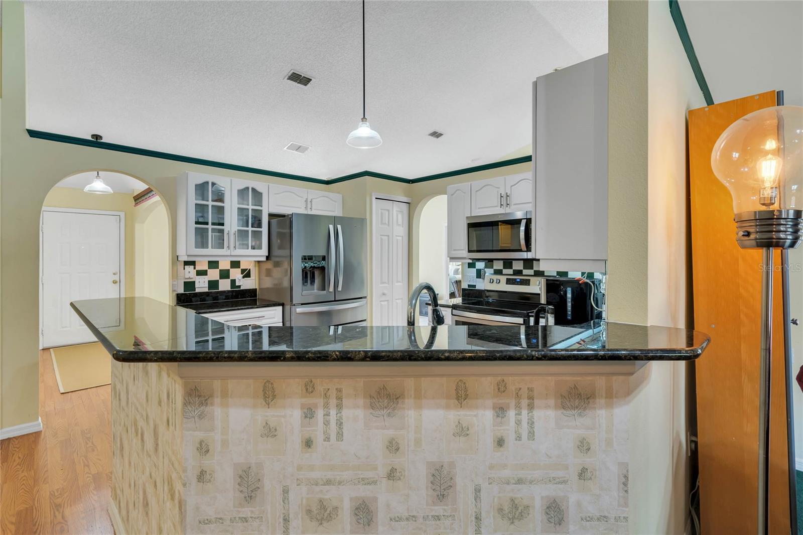 Image 10 of 40 For 842 Amidon Street