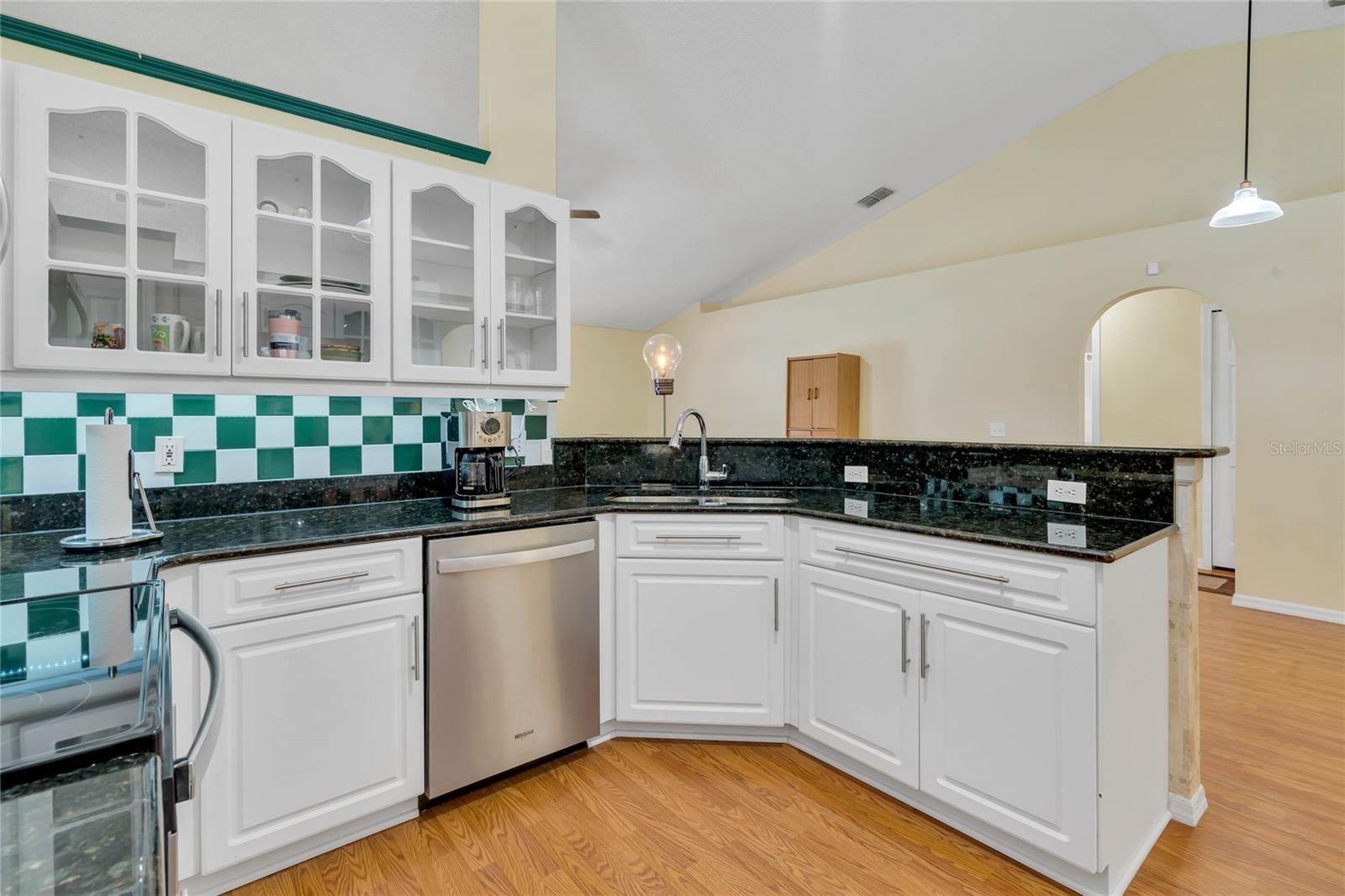 Image 11 of 40 For 842 Amidon Street