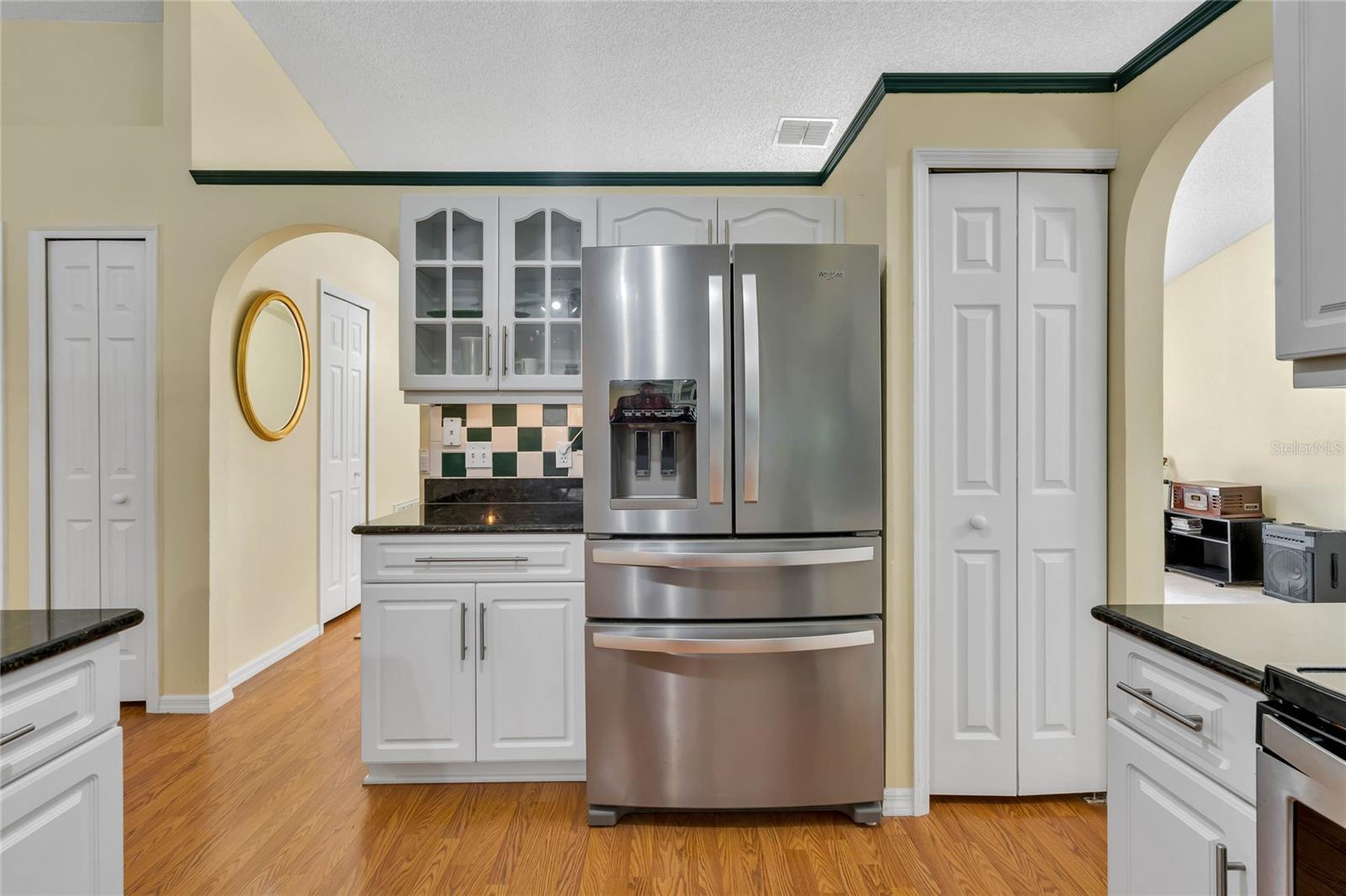 Image 12 of 40 For 842 Amidon Street