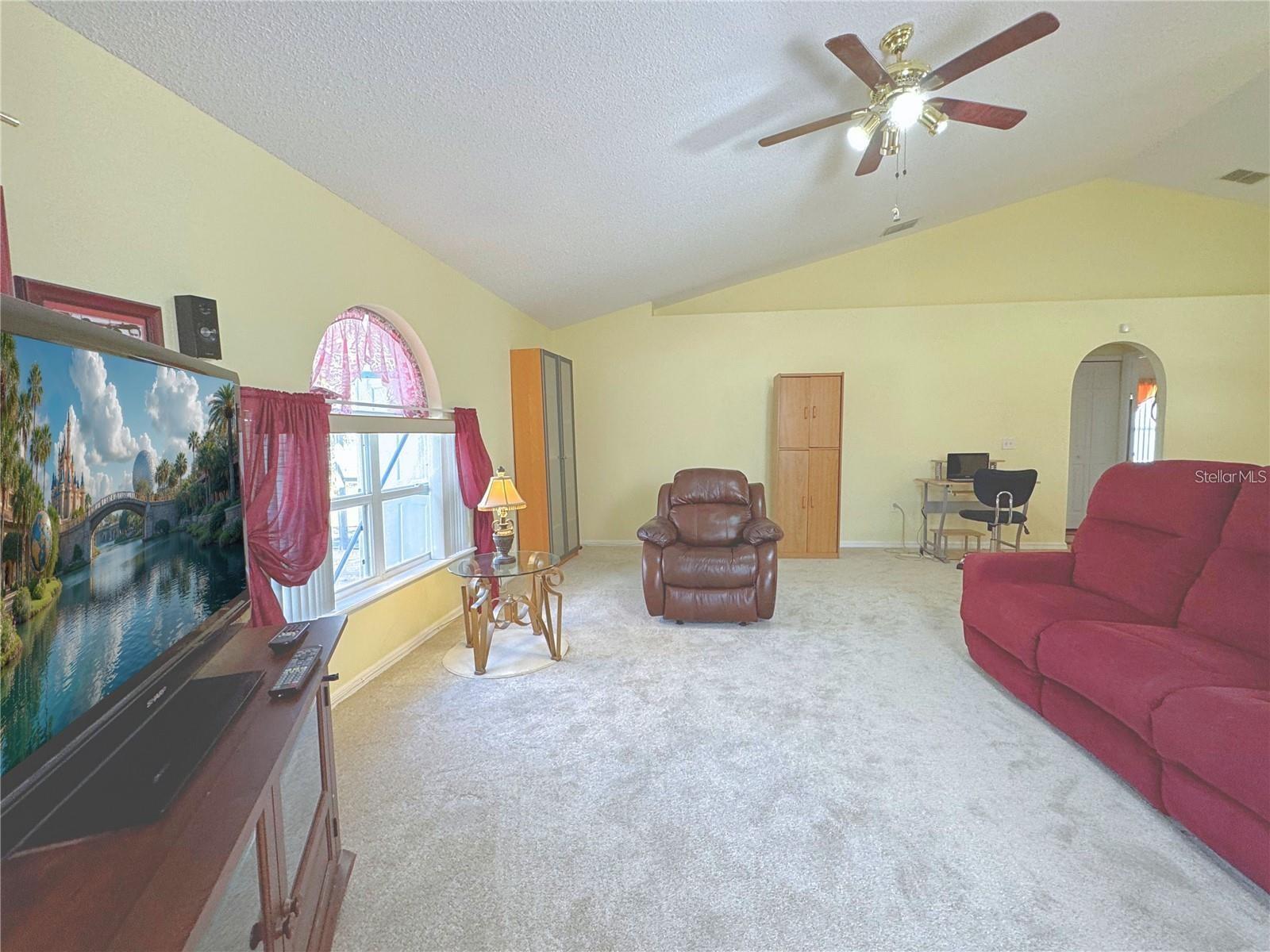 Image 14 of 40 For 842 Amidon Street