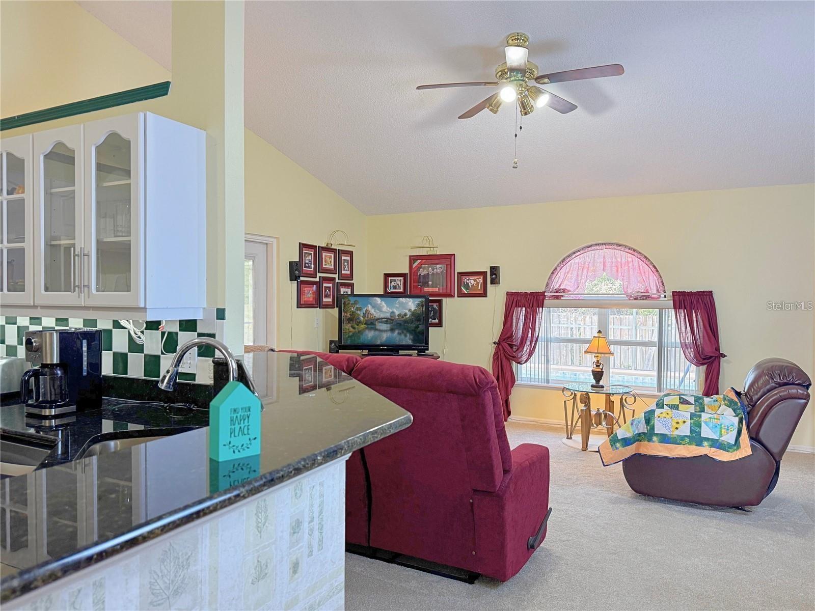 Image 17 of 40 For 842 Amidon Street