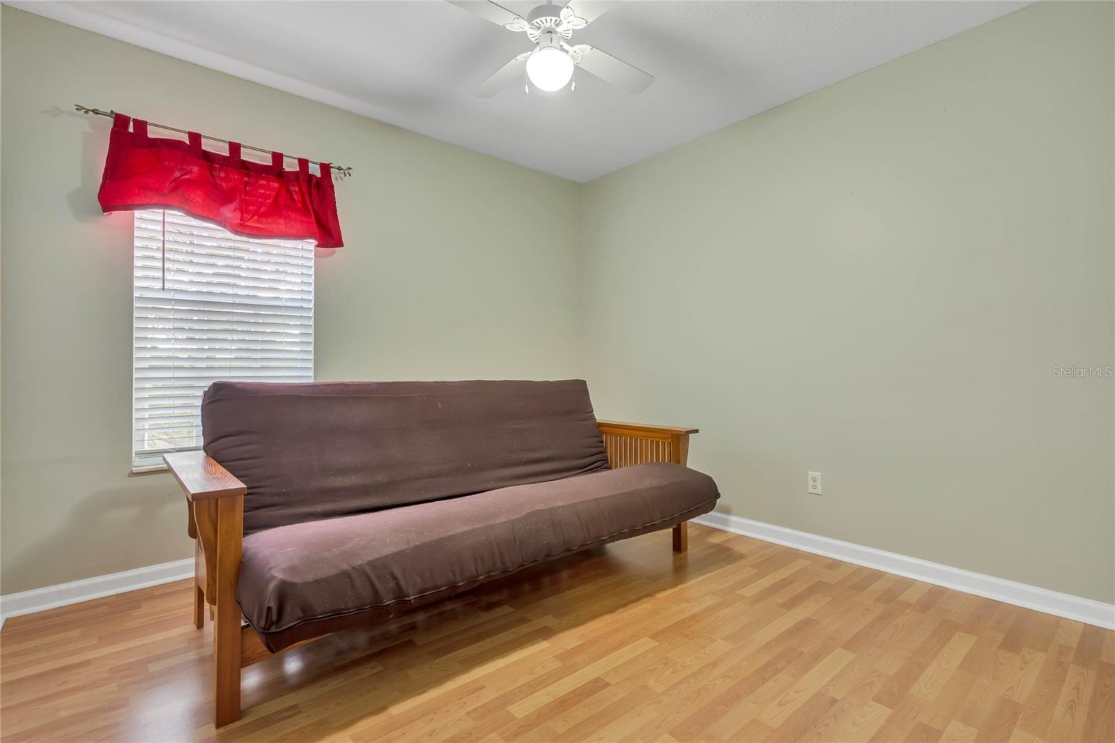 Image 18 of 40 For 842 Amidon Street