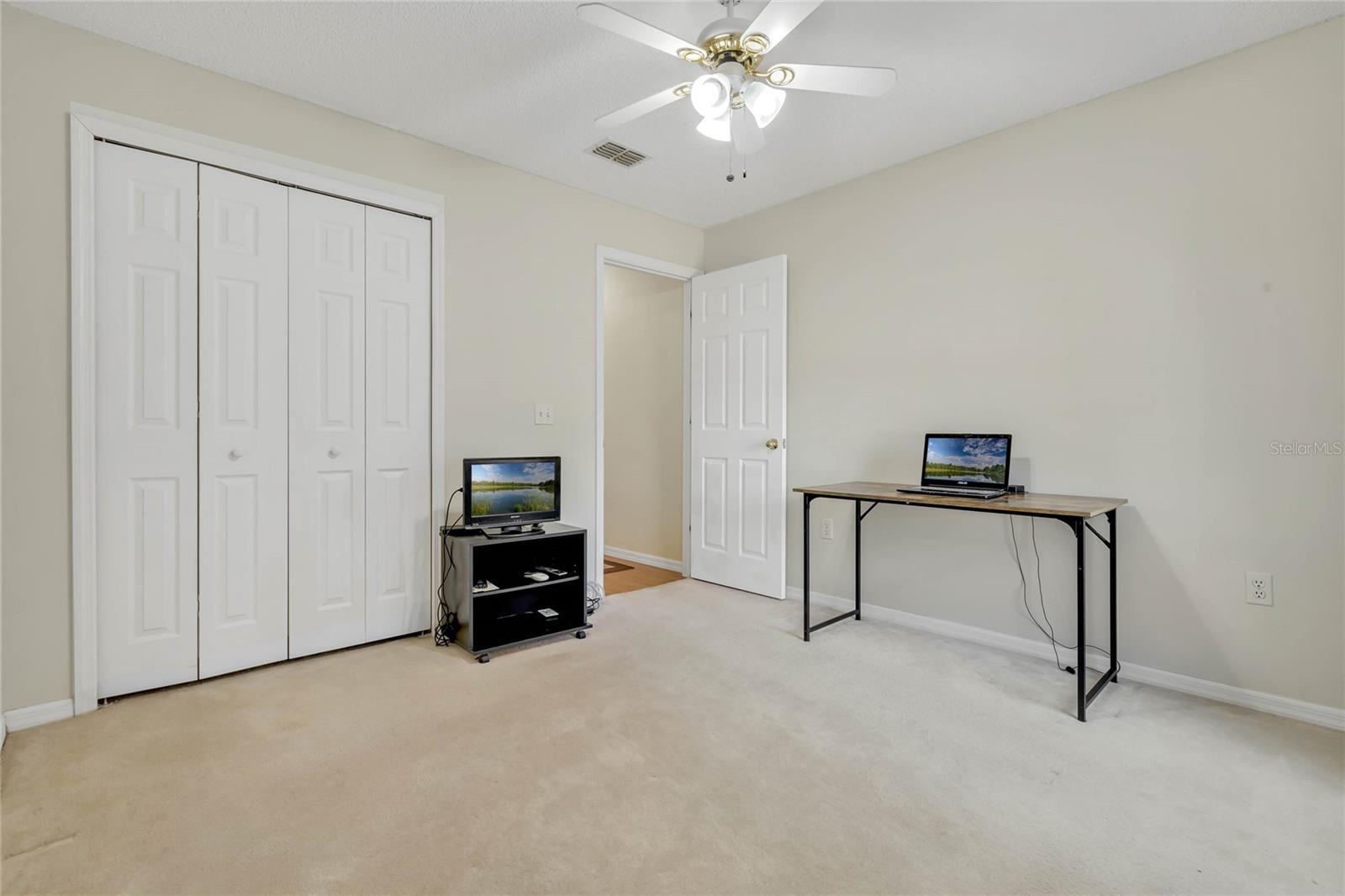 Image 23 of 40 For 842 Amidon Street