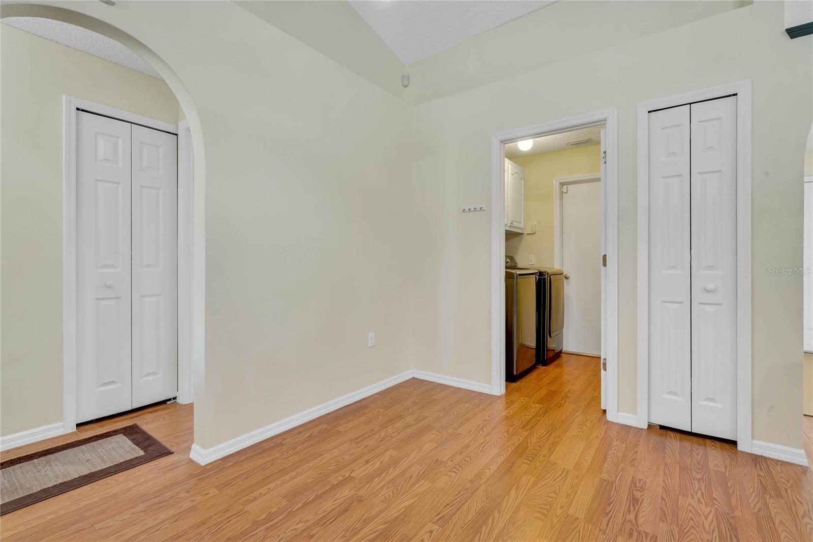 Image 25 of 40 For 842 Amidon Street