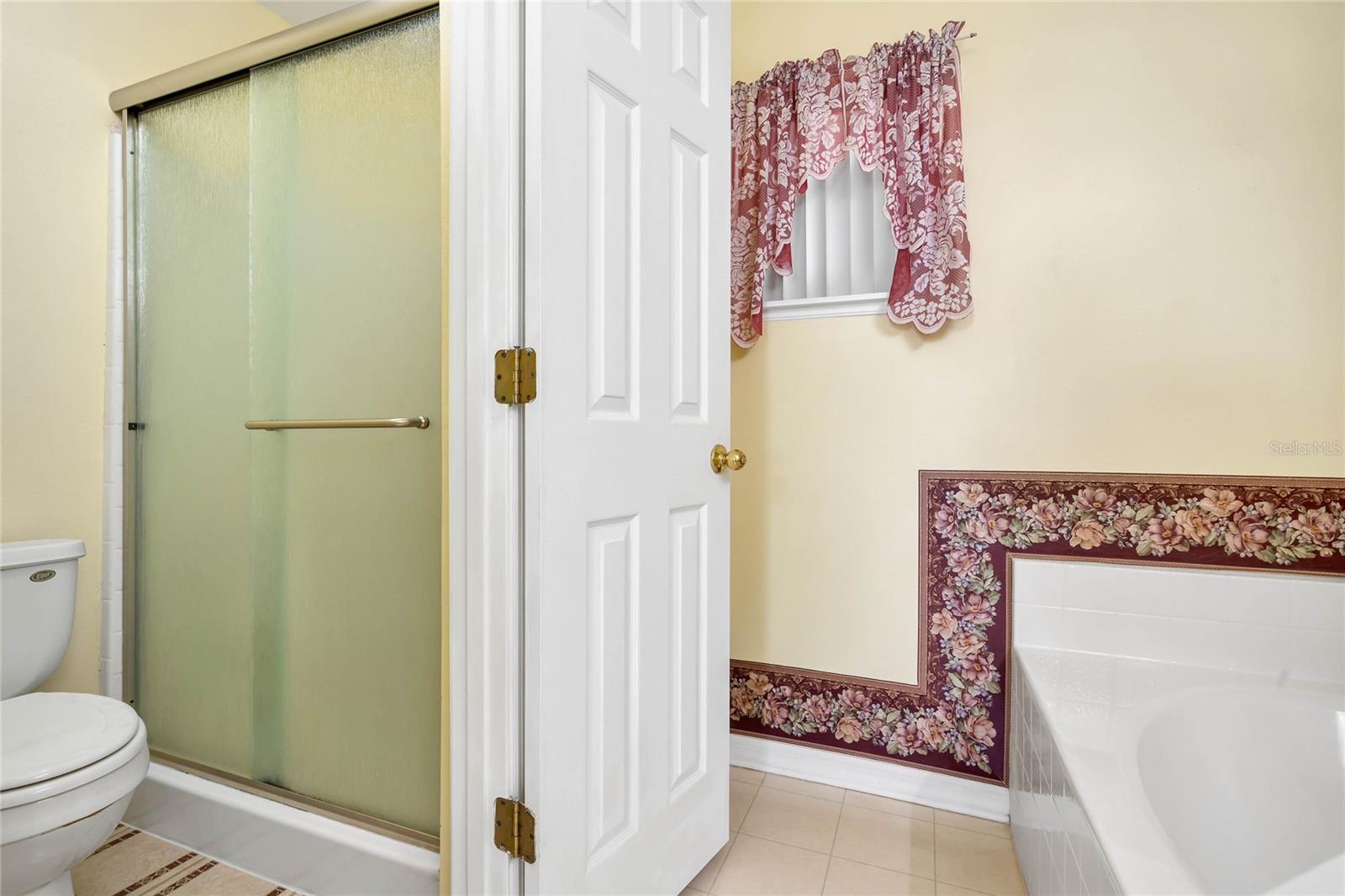 Image 31 of 40 For 842 Amidon Street