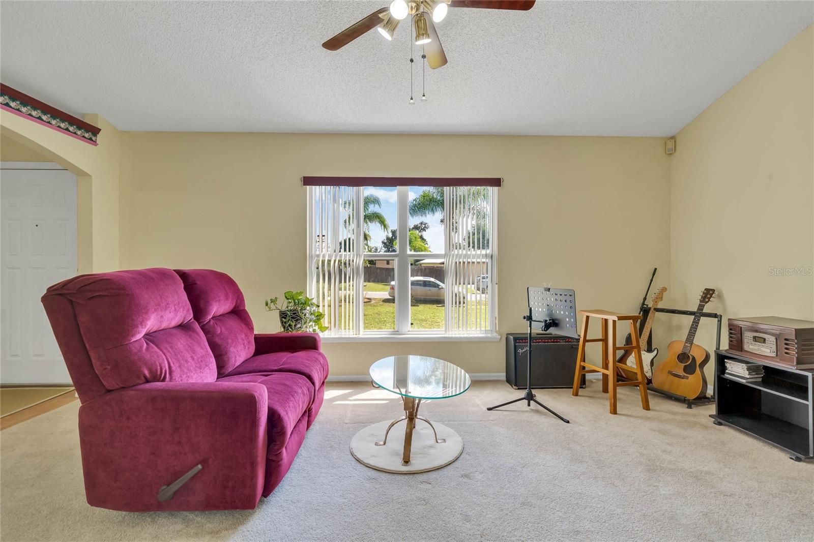 Image 6 of 40 For 842 Amidon Street