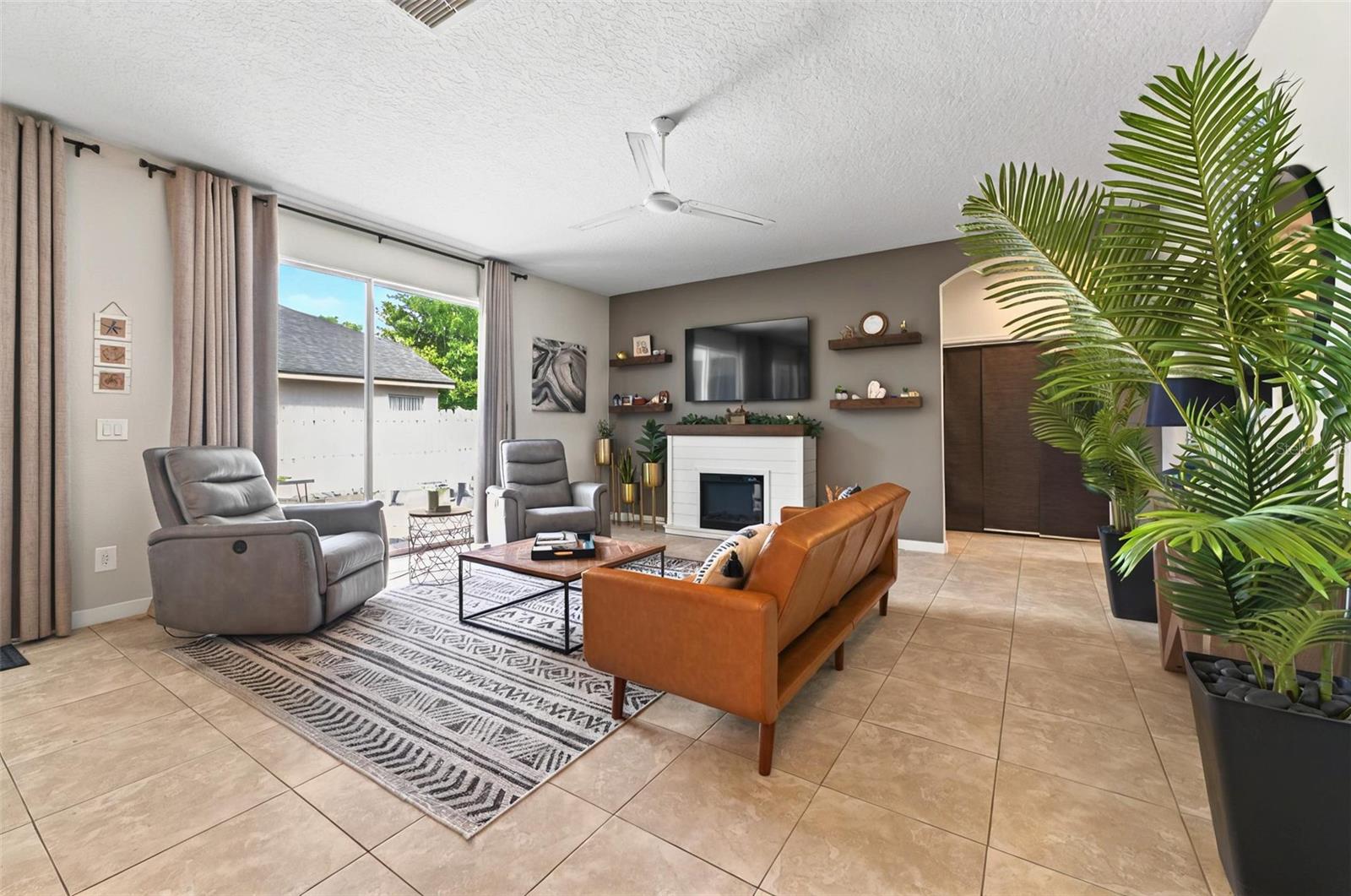 Image 20 of 51 For 6542 Lake Pembroke Place