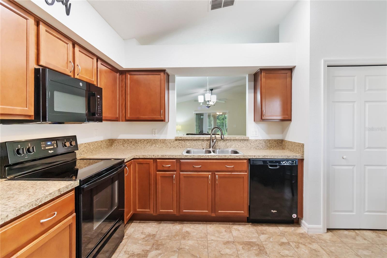 Image 18 of 41 For 2640 Shelby Ruth Place
