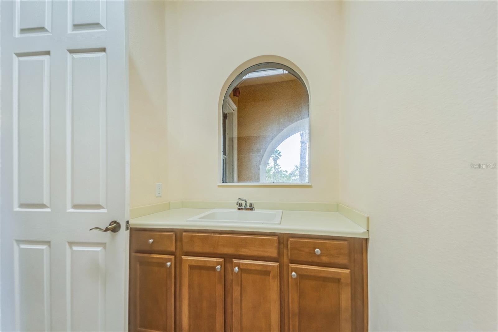 Image 25 of 37 For 1408 3rd Street Circle E