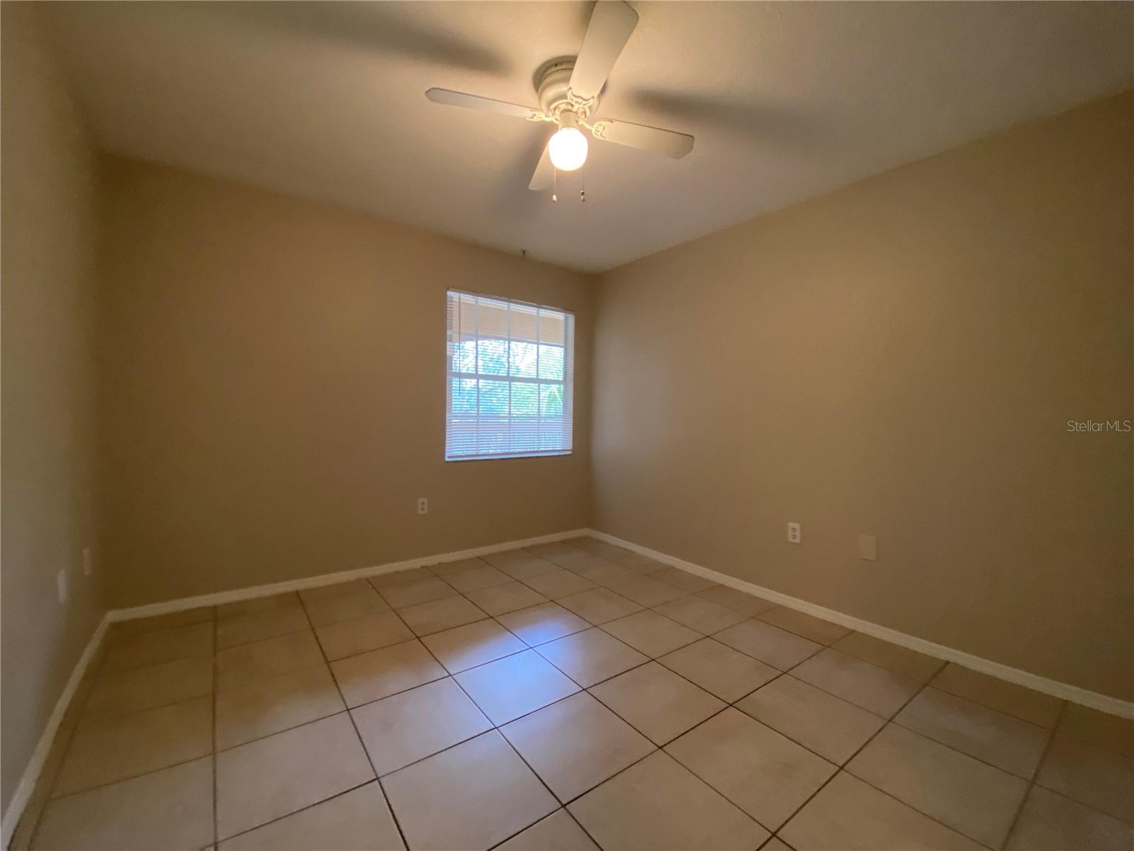 Image 12 of 37 For 14025 Fairway Island Drive 335