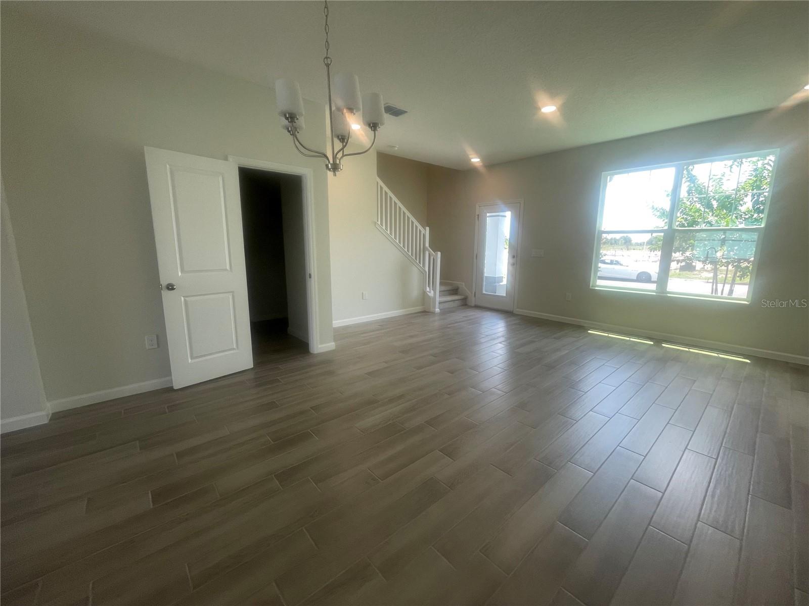 Image 8 of 30 For 1407 Mount Royal Drive