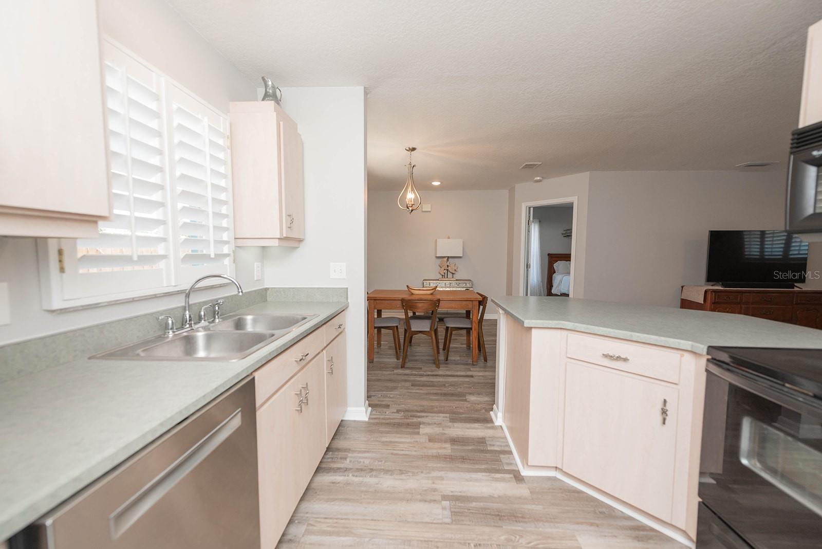 Image 11 of 29 For 139 Randle Avenue