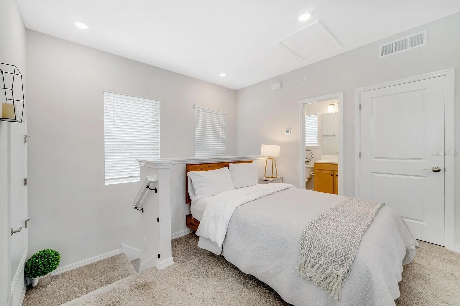 Image 31 of 34 For 2110 Hillcrest Street