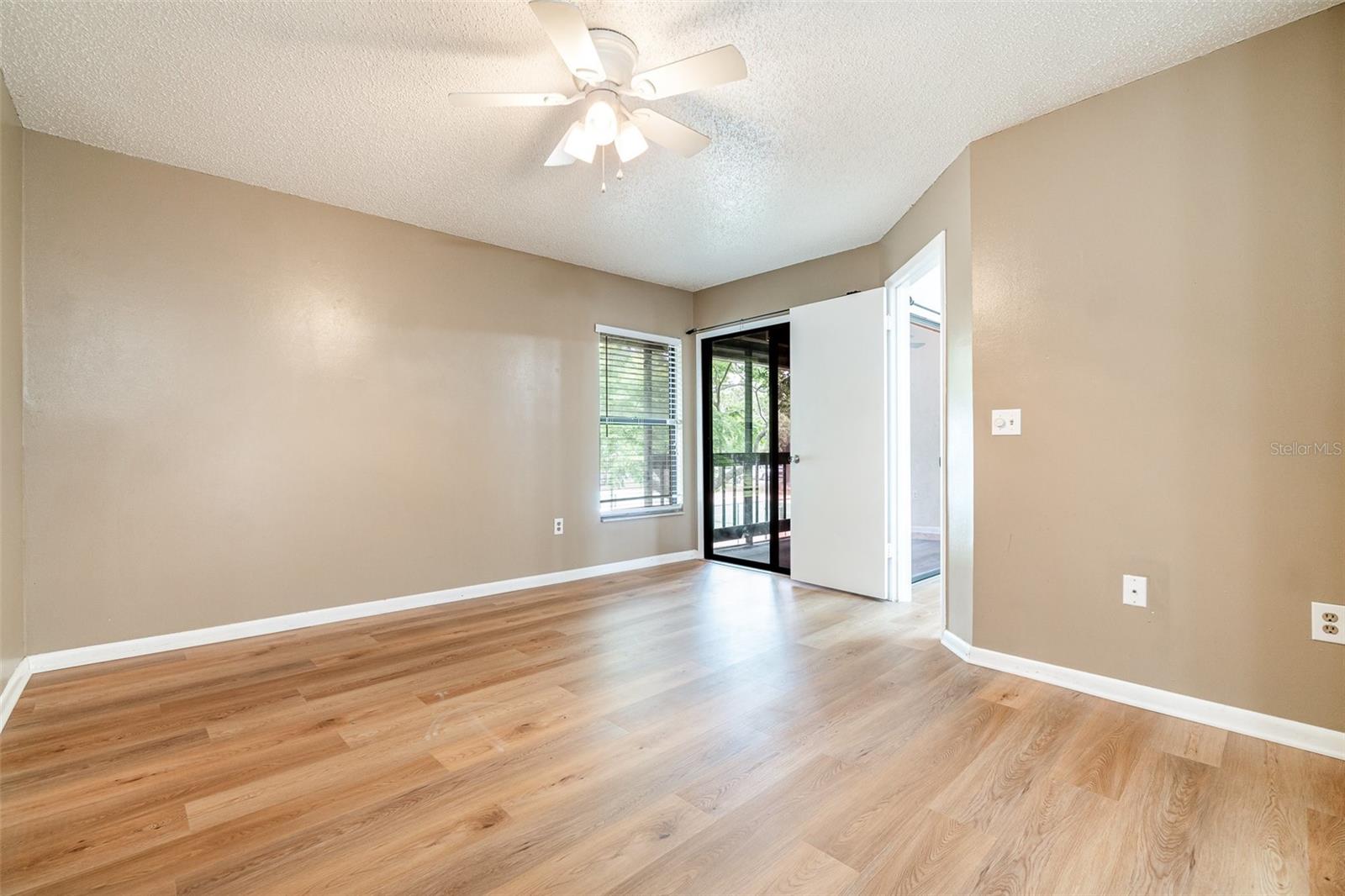 Image 12 of 24 For 2924 Semoran Boulevard D2
