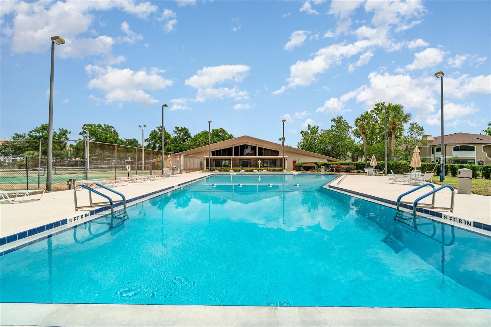 Image 19 of 24 For 2924 Semoran Boulevard D2